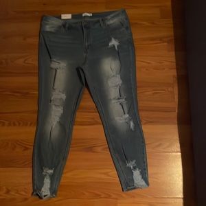 Women’s plus size Rue21 jeans destroyed look jeans size 18, mid rise